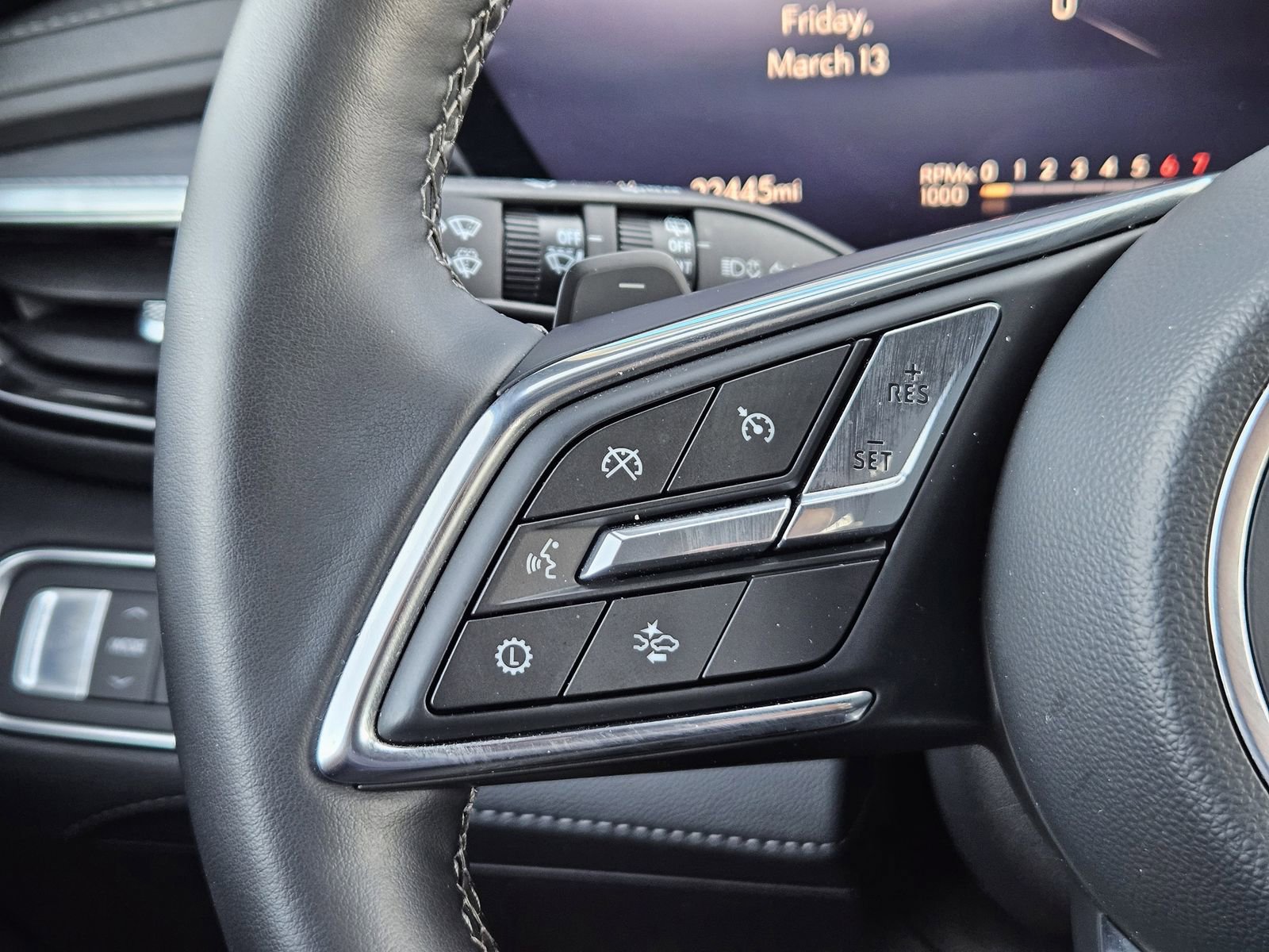 Used 2025 Buick Enclave Sport Touring image 27