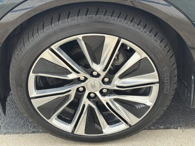Certified 2024 Cadillac Lyriq Luxury AWD/4WD image 10