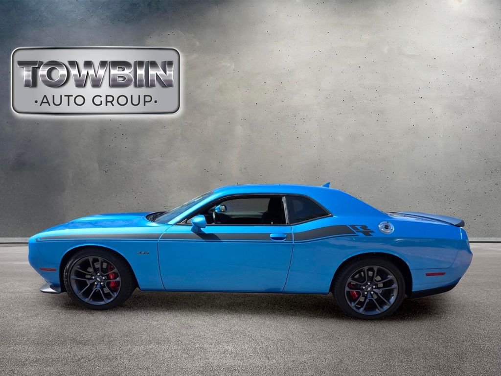 Used 2023 Dodge Challenger R/T w/ Performance Handling Group RWD image 7