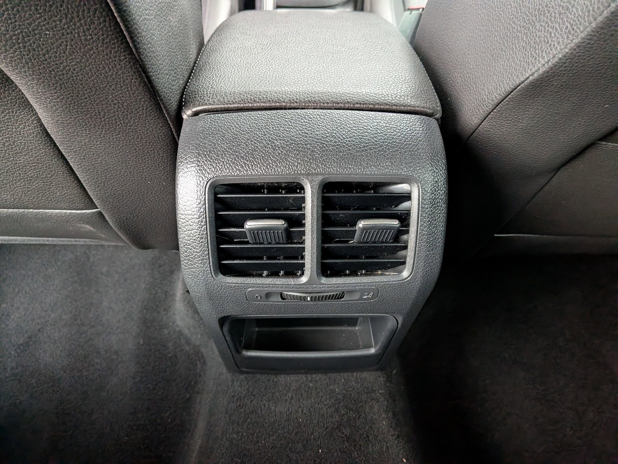 Used 2014 Volkswagen Jetta SE image 25