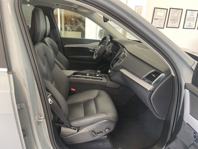 Certified 2025 Volvo XC90 B5 Core image 14
