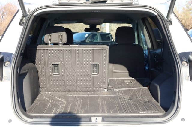 Used 2020 Chevrolet Equinox LT w/ Driver Convenience Package image 27