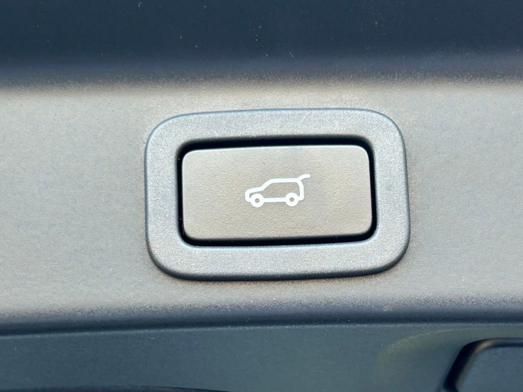 Used 2019 Jaguar F-PACE Prestige image 54