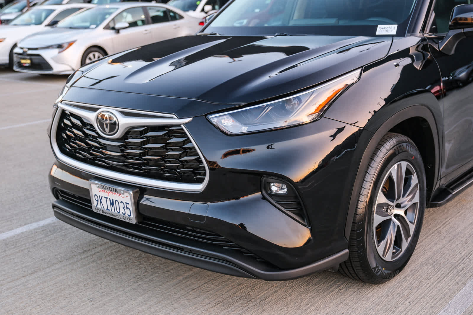 Used 2024 Toyota Highlander XLE FWD image 11