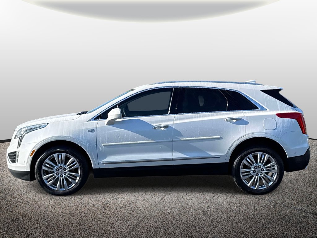 Used 2017 Cadillac XT5 Premium Luxury w/ Driver Assist Package FWD image 3