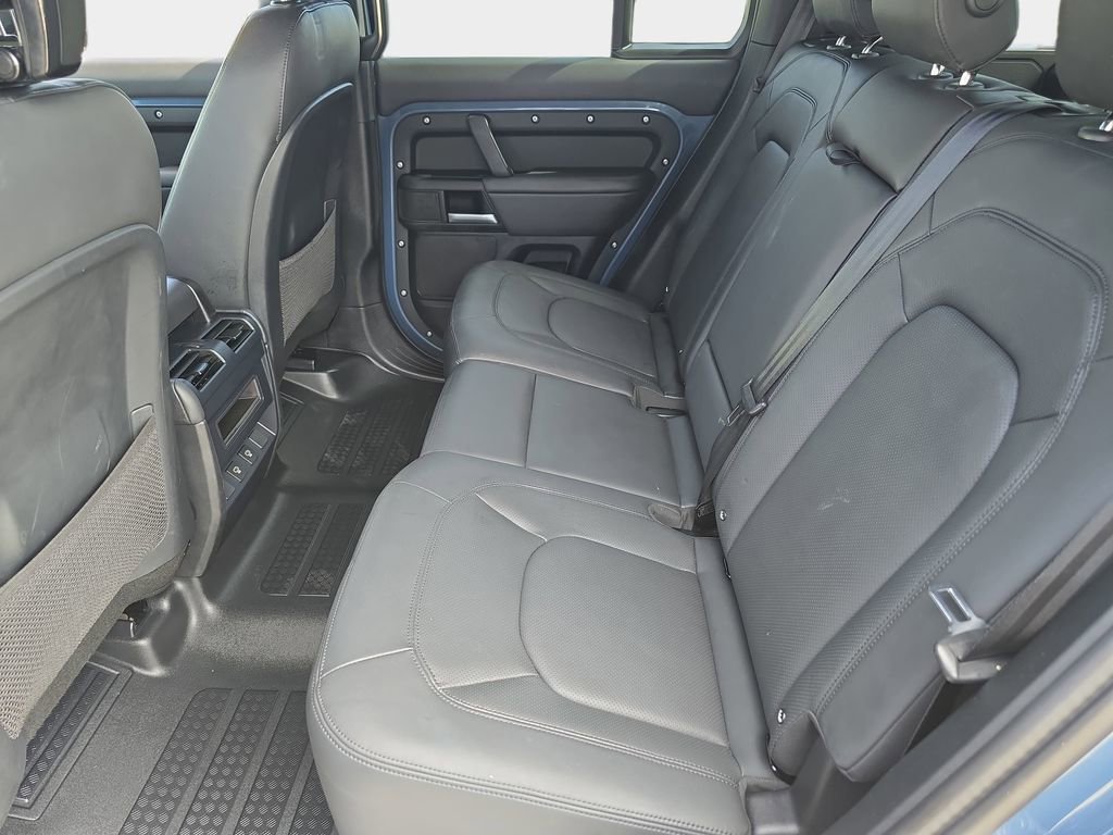 Used 2025 Land Rover Defender 110 S image 14