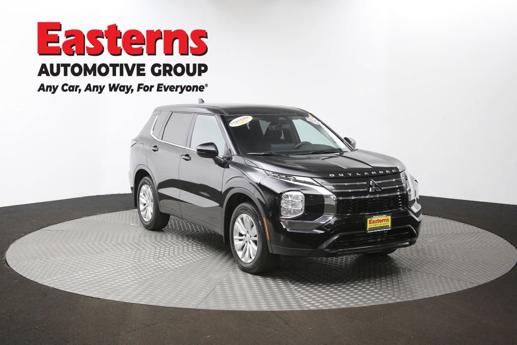 Used 2025 Mitsubishi Outlander ES image 50