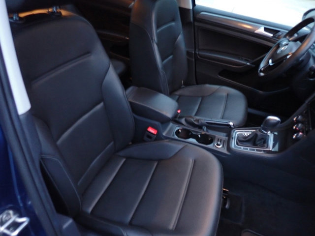 Used 2019 Volkswagen Golf SE w/ Driver Assistance Package image 12