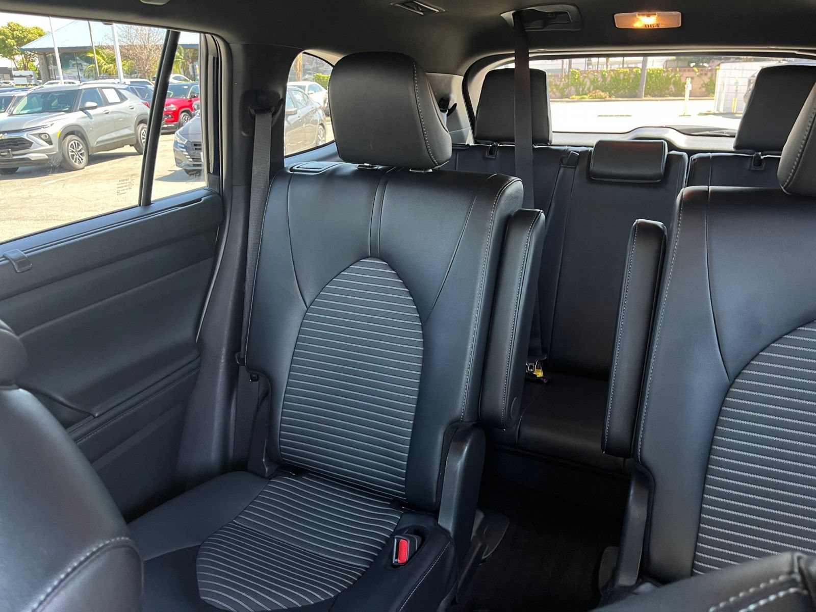 Used 2025 Toyota Highlander XSE AWD/4WD image 42