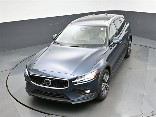 New 2026 Volvo V60 B5 Cross Country Plus w/ Protection Package Premier image 37