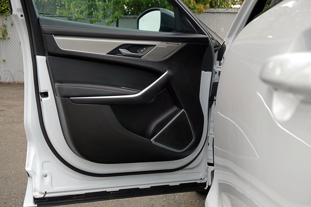 Used 2024 Jaguar F-PACE R-Dynamic S image 14