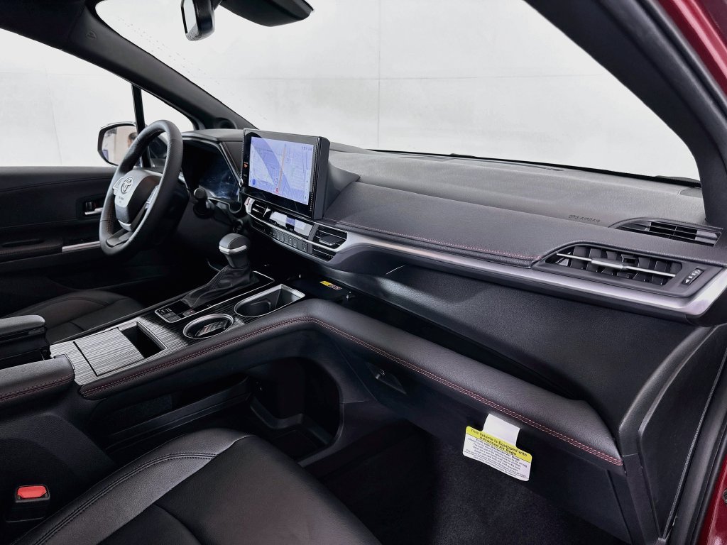 Certified 2026 Toyota Sienna XSE FWD image 30