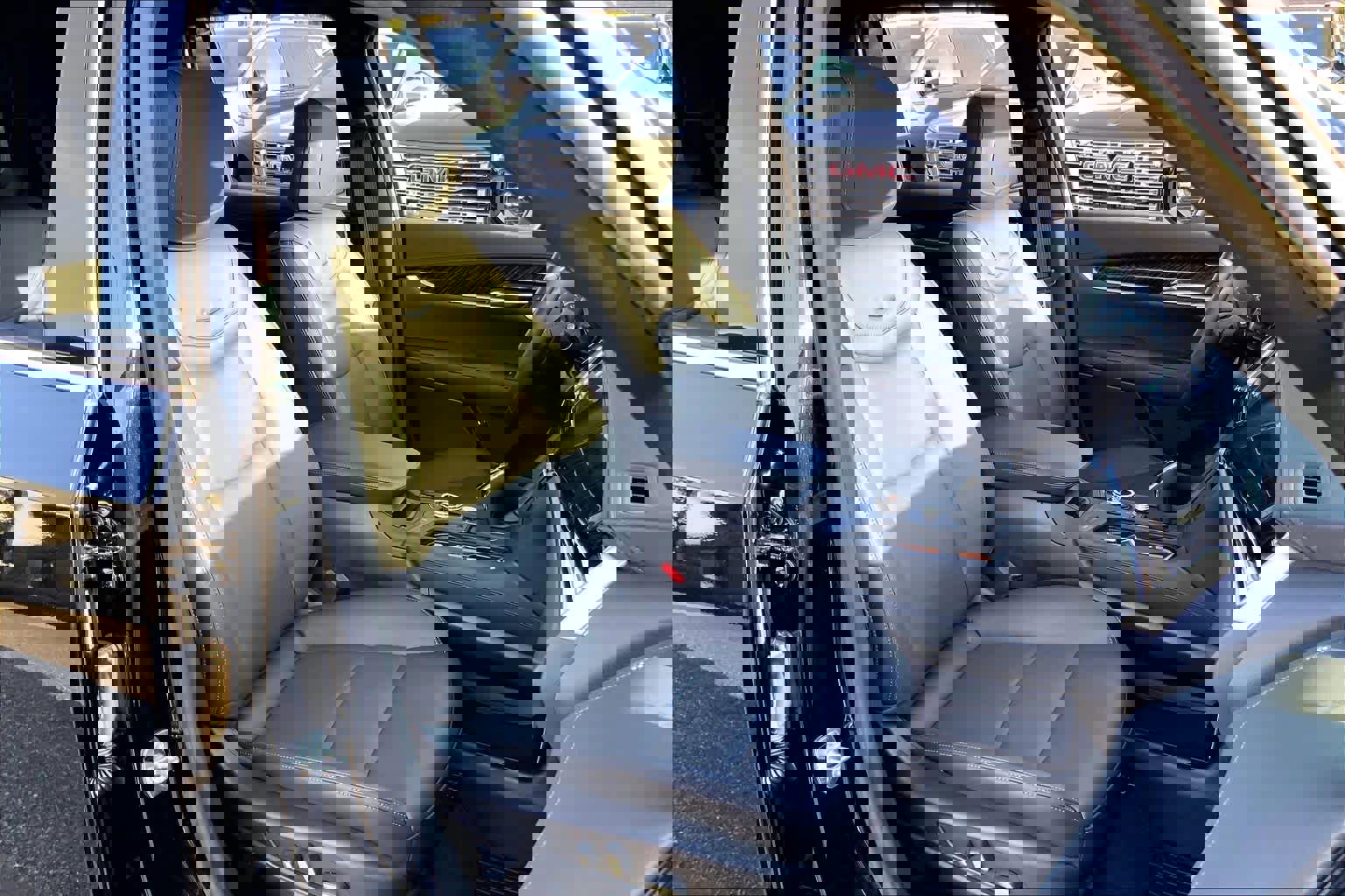 Used 2025 Cadillac XT6 Premium Luxury w/ Technology Package image 8