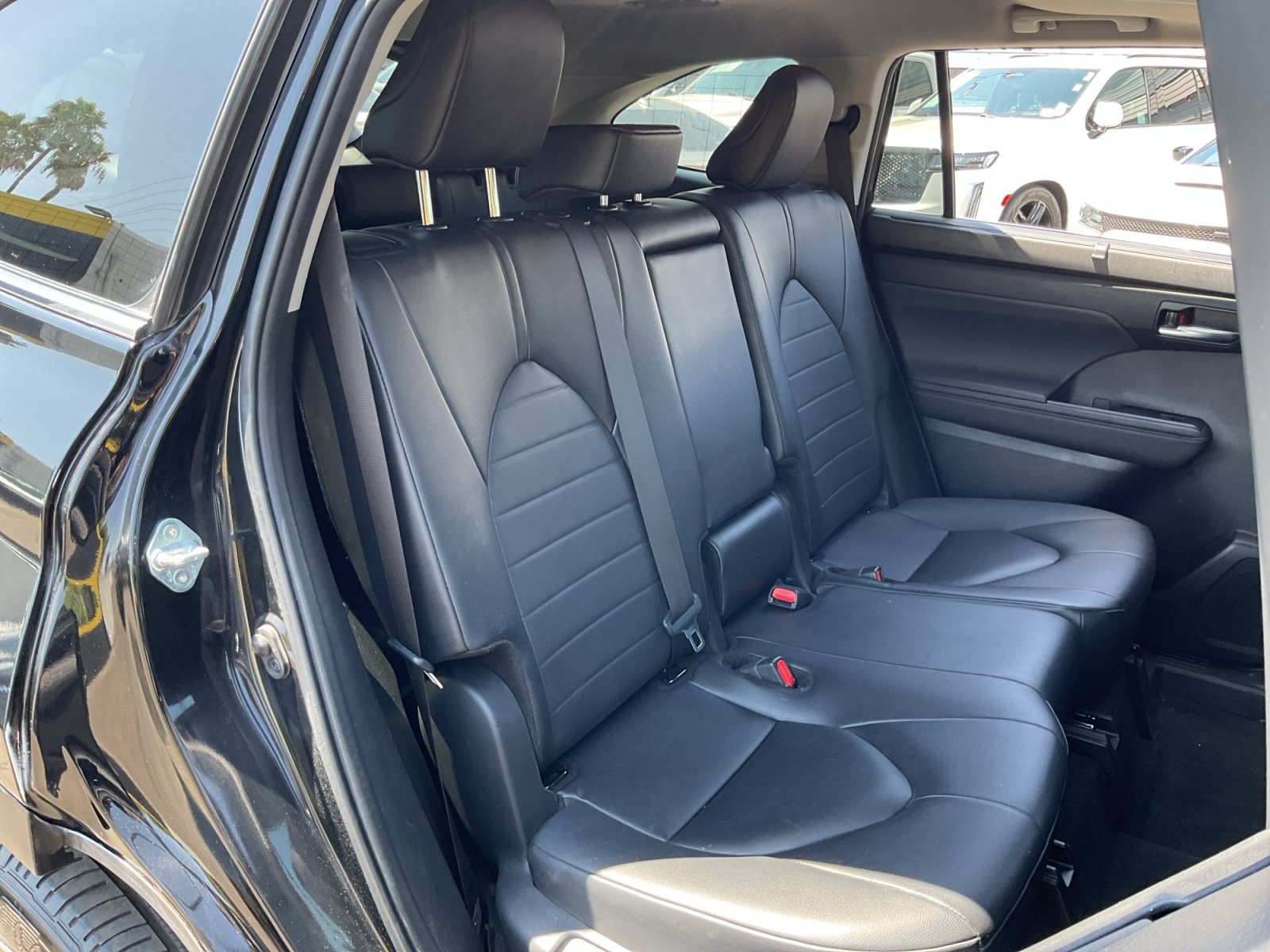 Used 2024 Toyota Highlander XLE FWD image 20