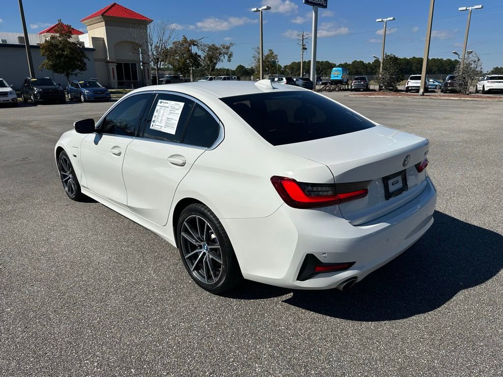 Used 2022 BMW 330e w/ Driving Assistance Package image 8