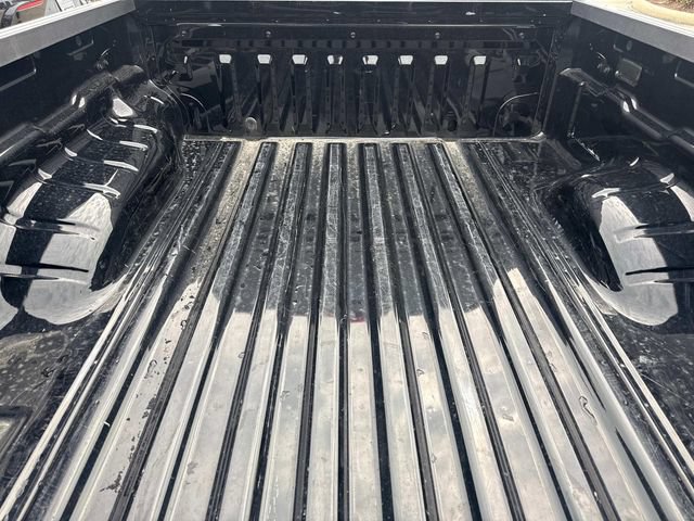 Used 2025 Nissan Frontier SV RWD image 12