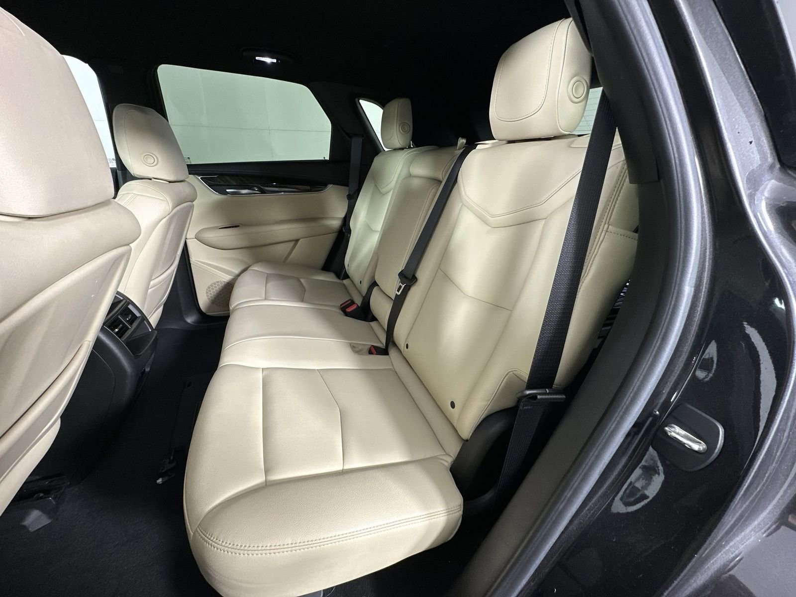 Used 2018 Cadillac XT5 AWD image 27