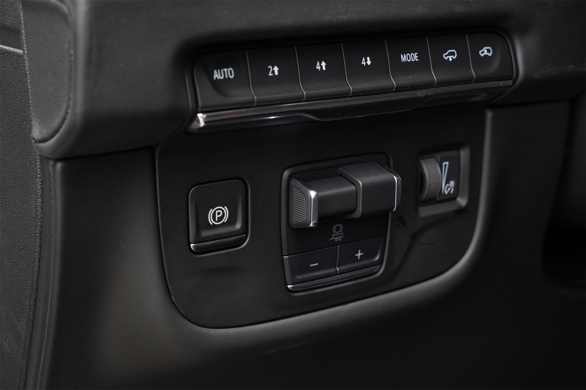 New 2025 Cadillac Escalade Sport Platinum w/ LPO, ONYX Package image 15