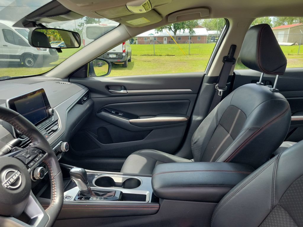 Used 2024 Nissan Altima 2.5 SR FWD image 19