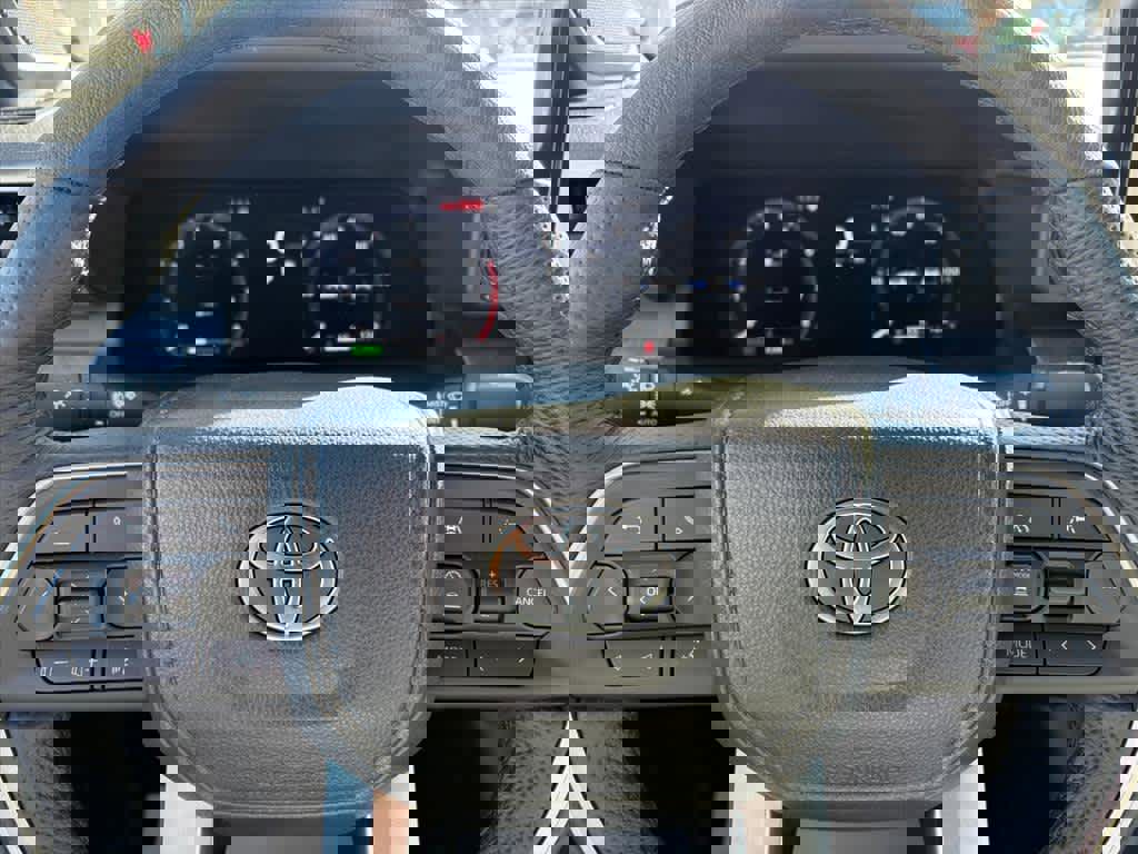 Used 2025 Toyota Tacoma Trailhunter Hybrid image 16