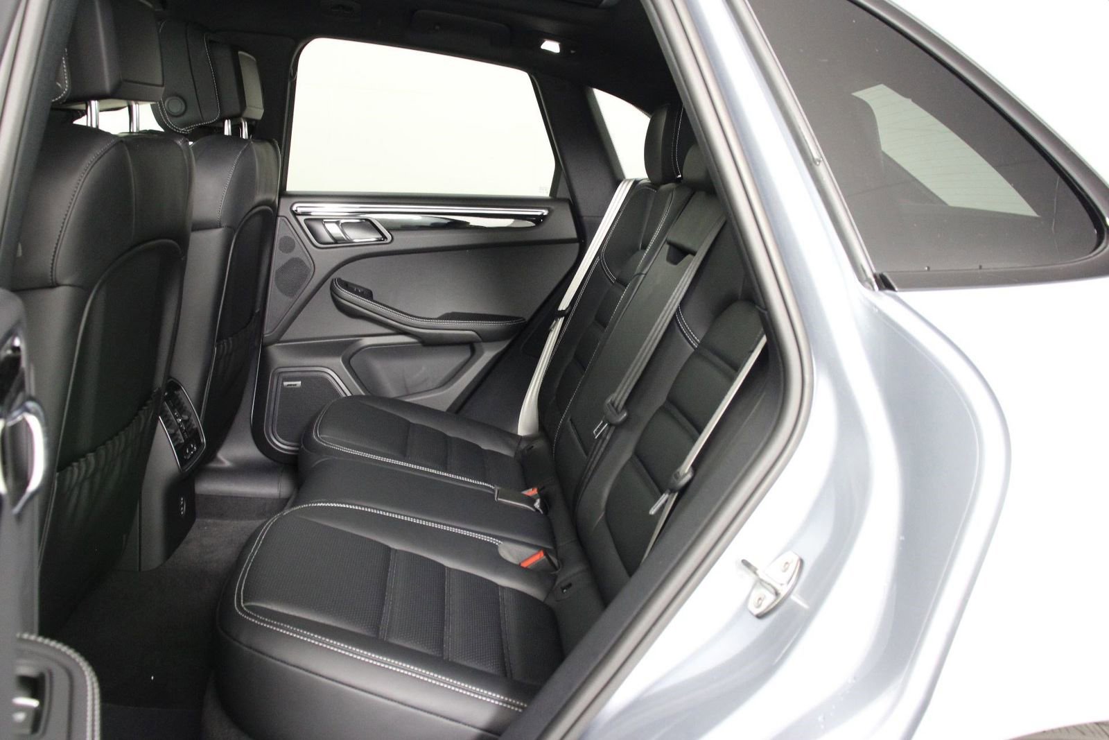 New 2026 Porsche Macan S AWD/4WD image 18