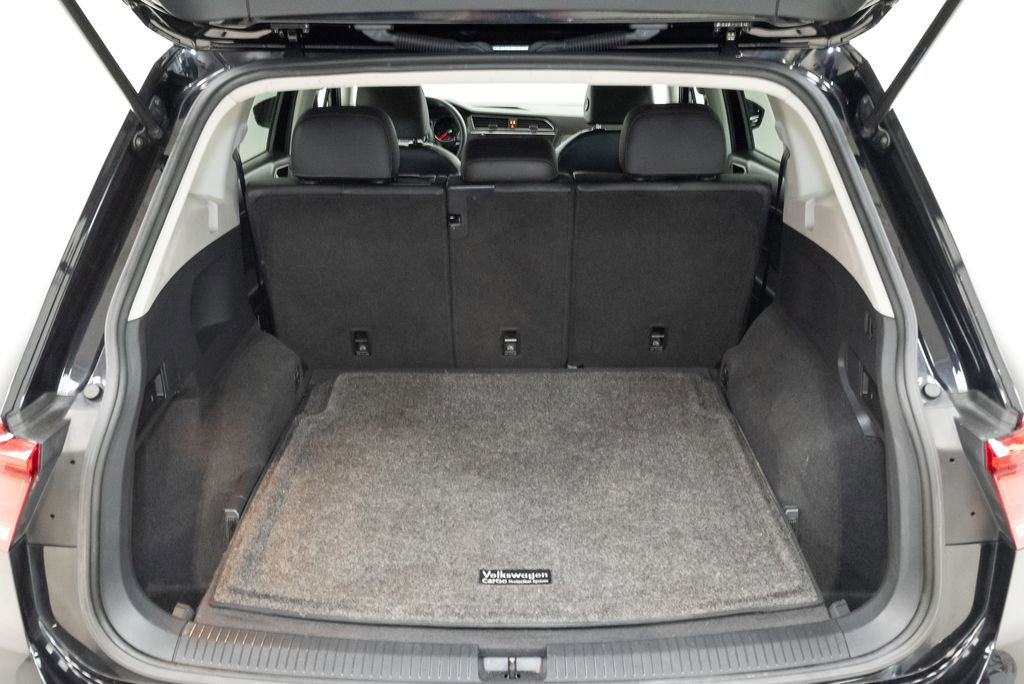 Used 2020 Volkswagen Tiguan SE w/ Panoramic Sunroof Package AWD/4WD image 32