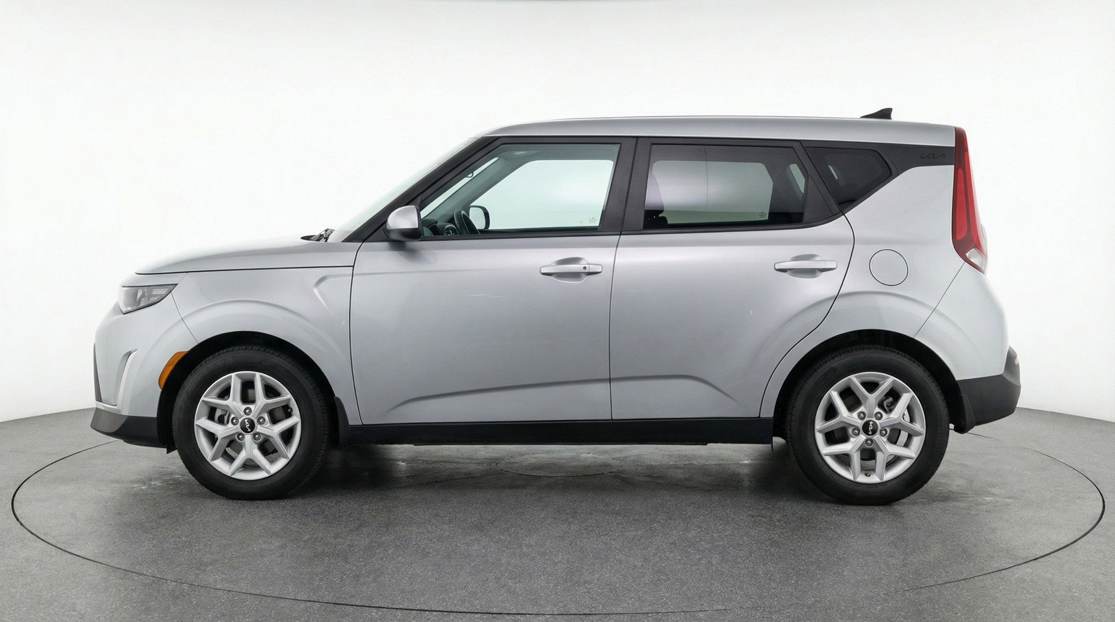 Used 2025 Kia Soul LX w/ LX Technology Package image 5