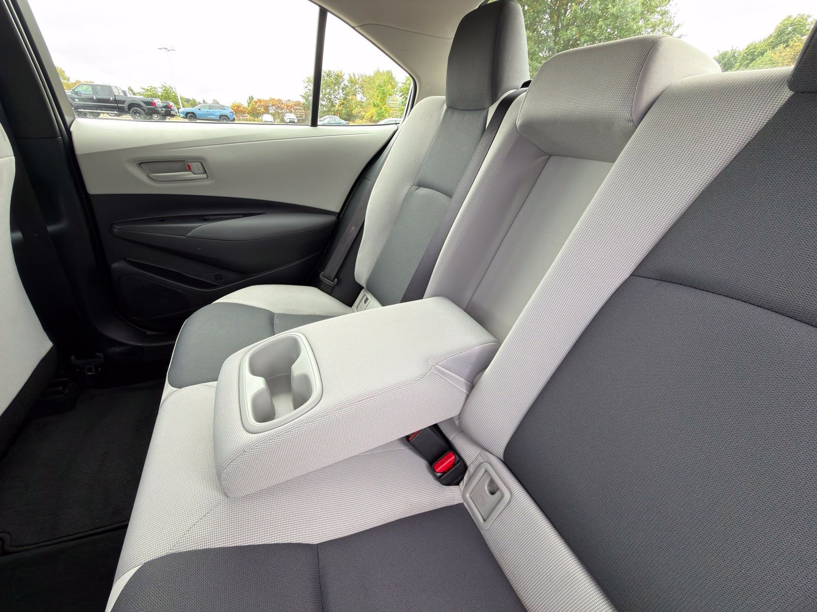 Used 2024 Toyota Corolla LE FWD image 27