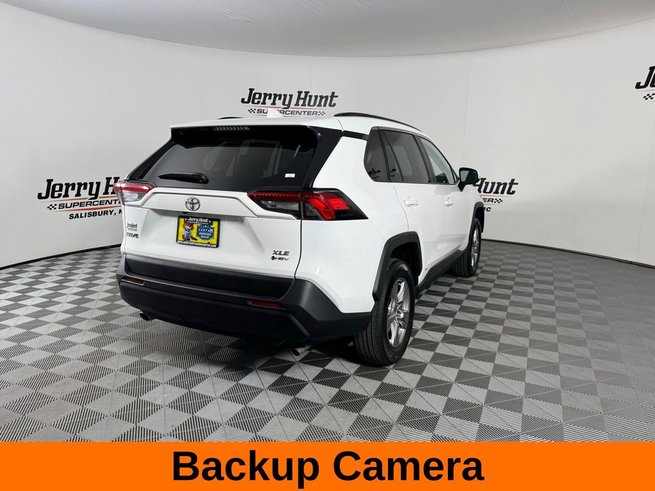 Used 2025 Toyota RAV4 XLE AWD/4WD image 7
