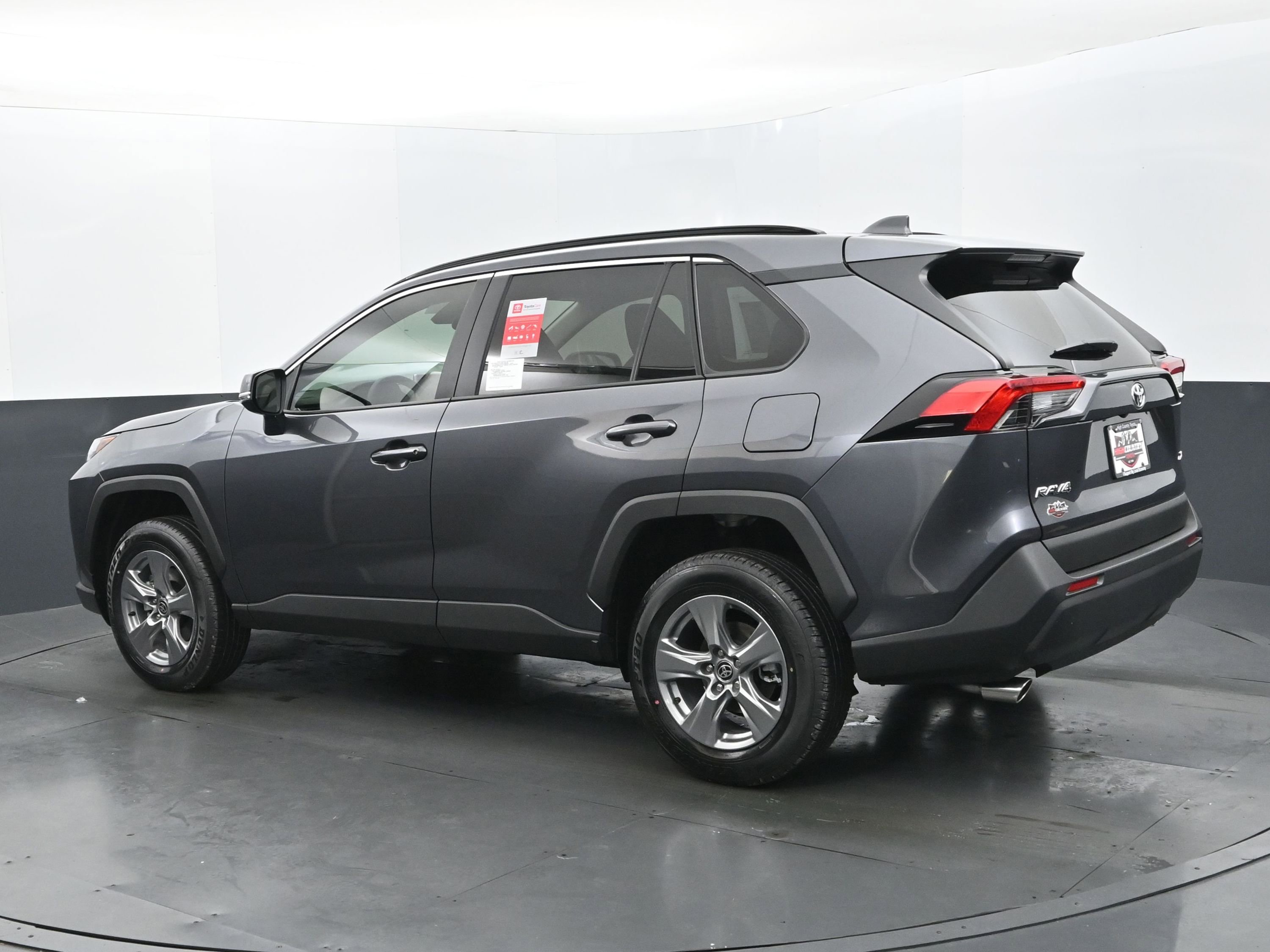 Used 2025 Toyota RAV4 XLE w/ Convenience Package image 3