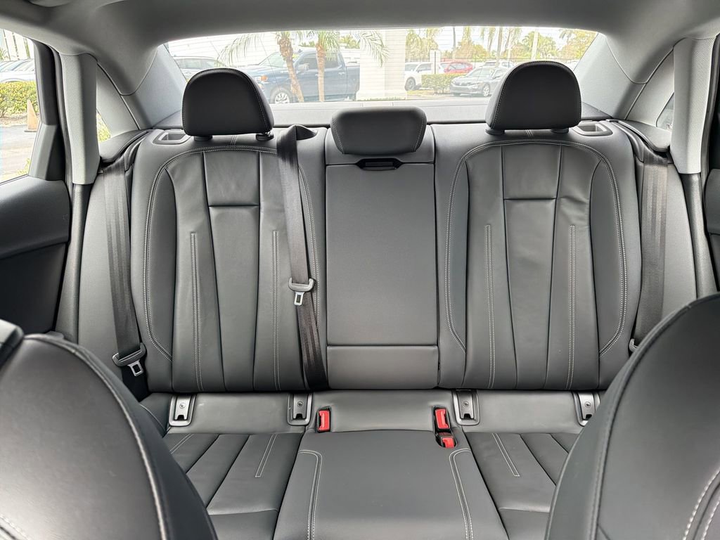Used 2024 Audi A4 2.0T Premium image 12