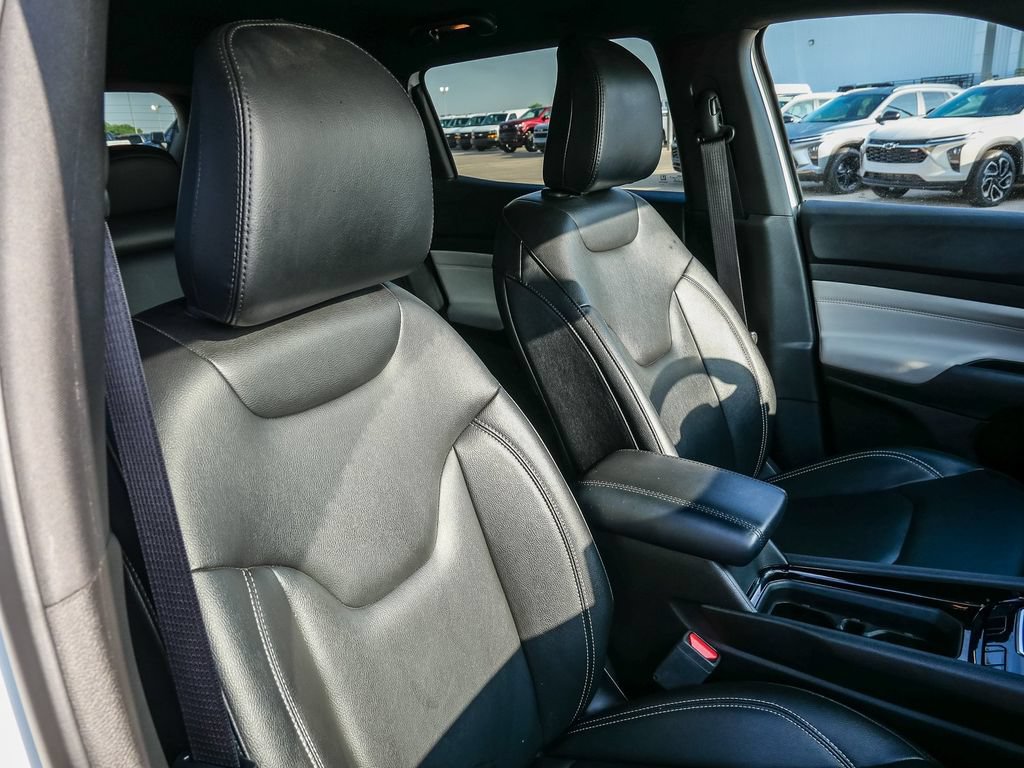 Used 2025 Jeep Compass Limited AWD/4WD image 17