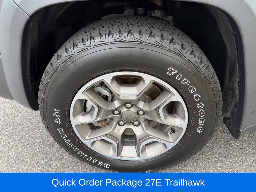 Used 2021 Jeep Cherokee Trailhawk w/ Sun, Sound & Nav Group AWD/4WD image 13