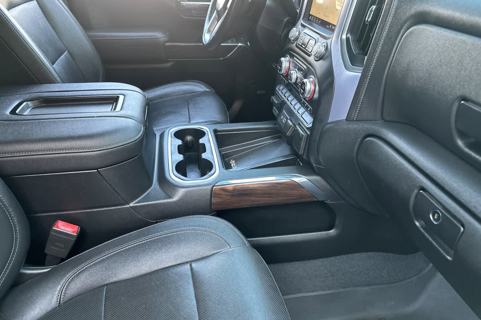 Used 2019 GMC Sierra 1500 SLT w/ SLT Premium Plus Package AWD/4WD image 18