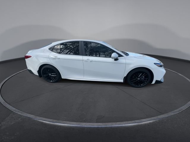 Used 2025 Toyota Camry SE image 17