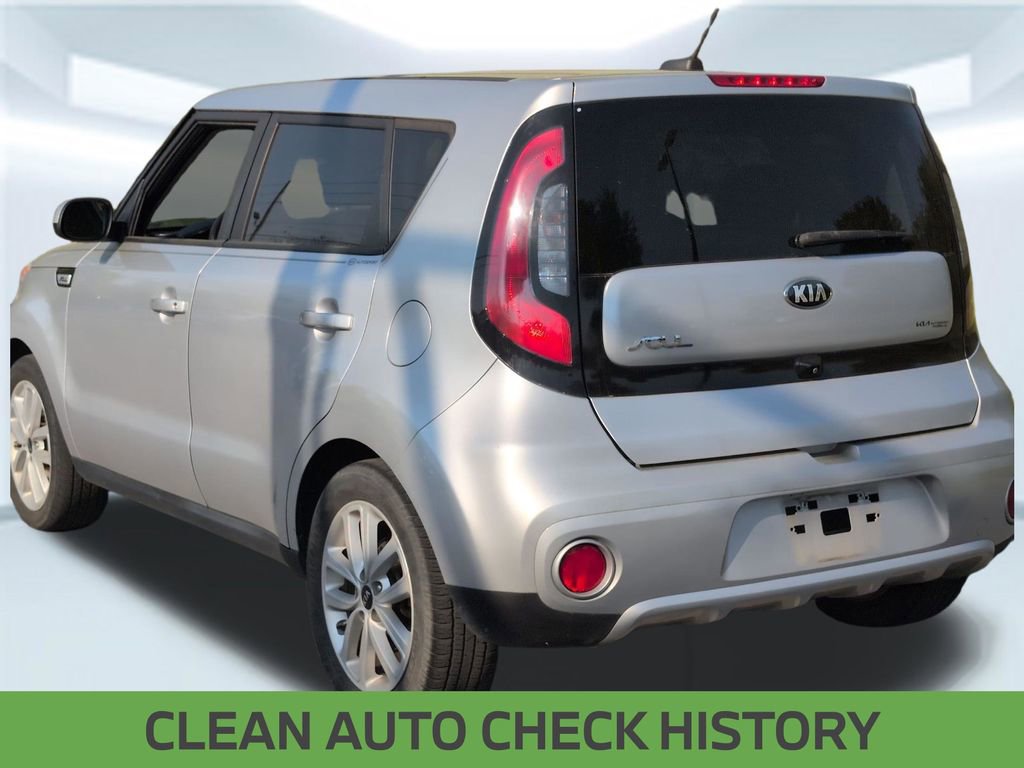 Used 2018 Kia Soul + image 2