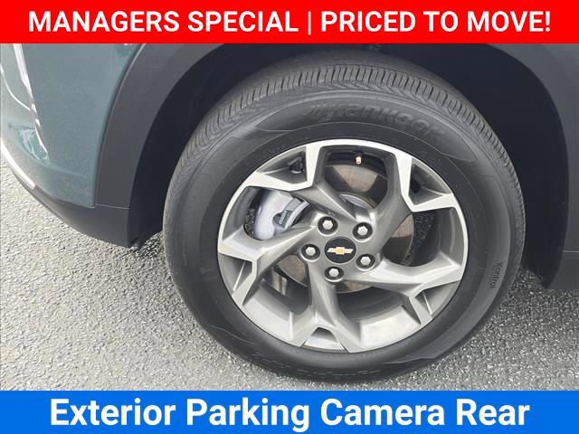 Certified 2025 Chevrolet Trax LT FWD image 16