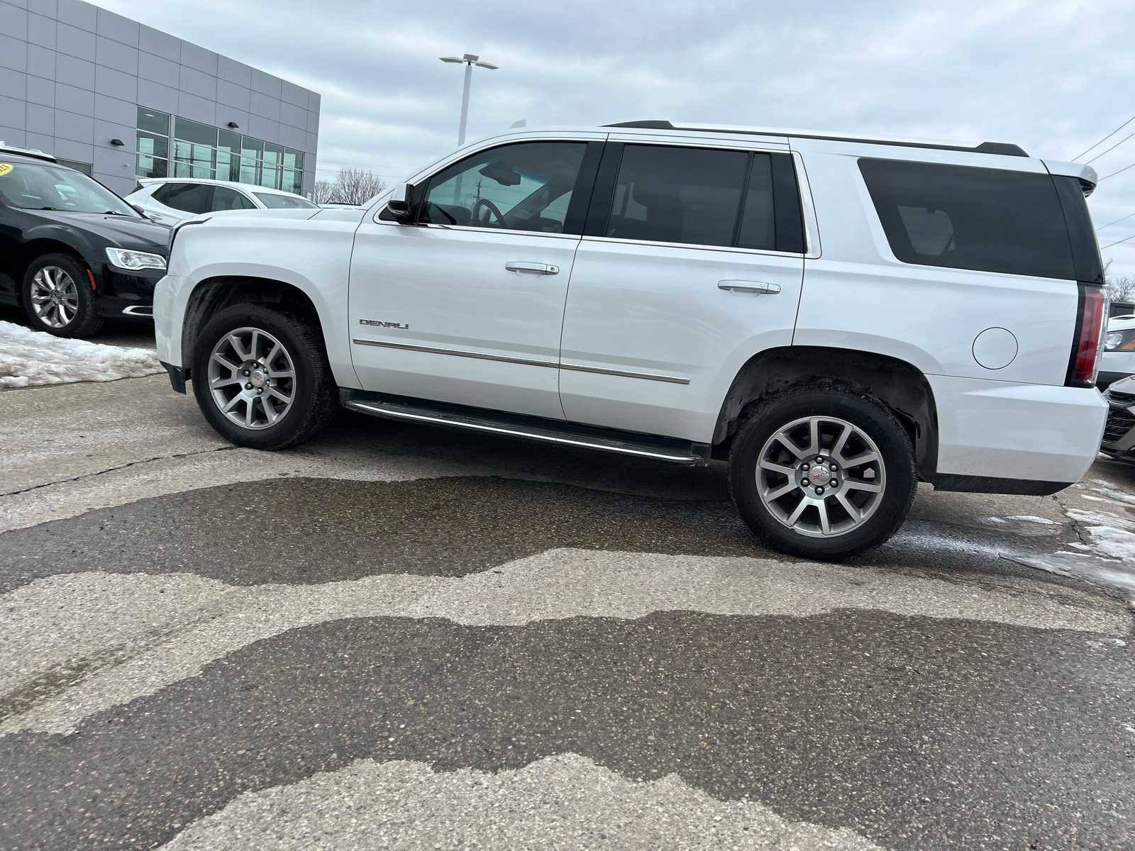 Used 2017 GMC Yukon Denali w/ Open Road Package image 30