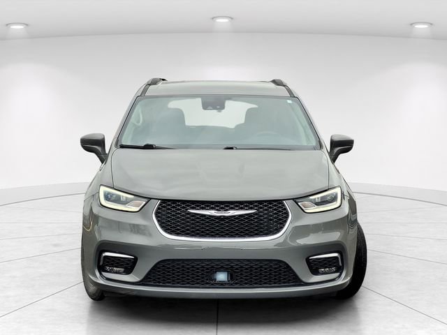 Used 2022 Chrysler Pacifica Touring-L image 3