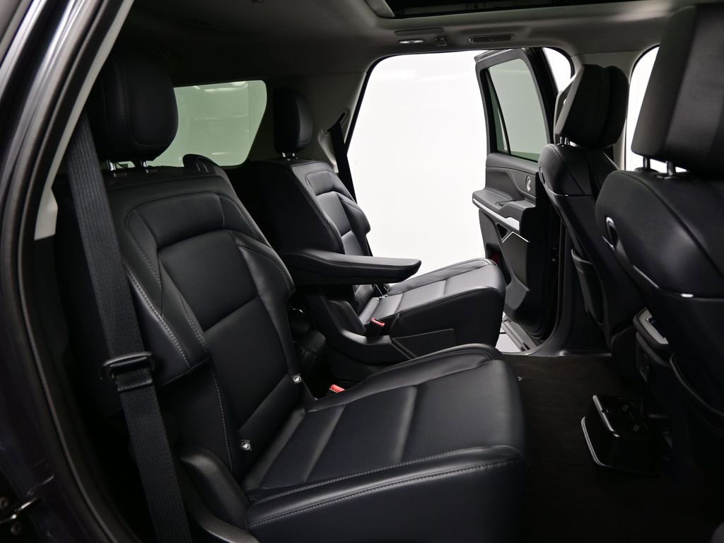 Used 2025 Lincoln Navigator Reserve AWD/4WD image 27