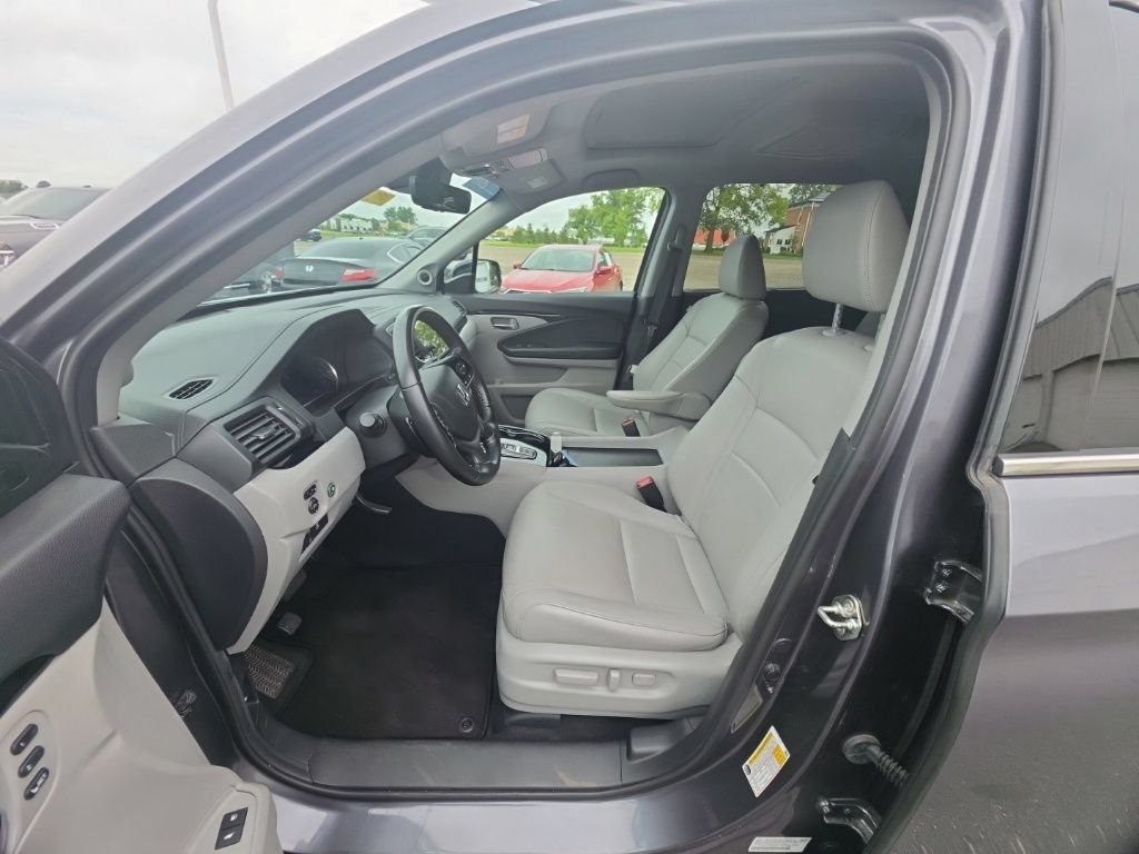 Certified 2019 Honda Pilot Touring image 13