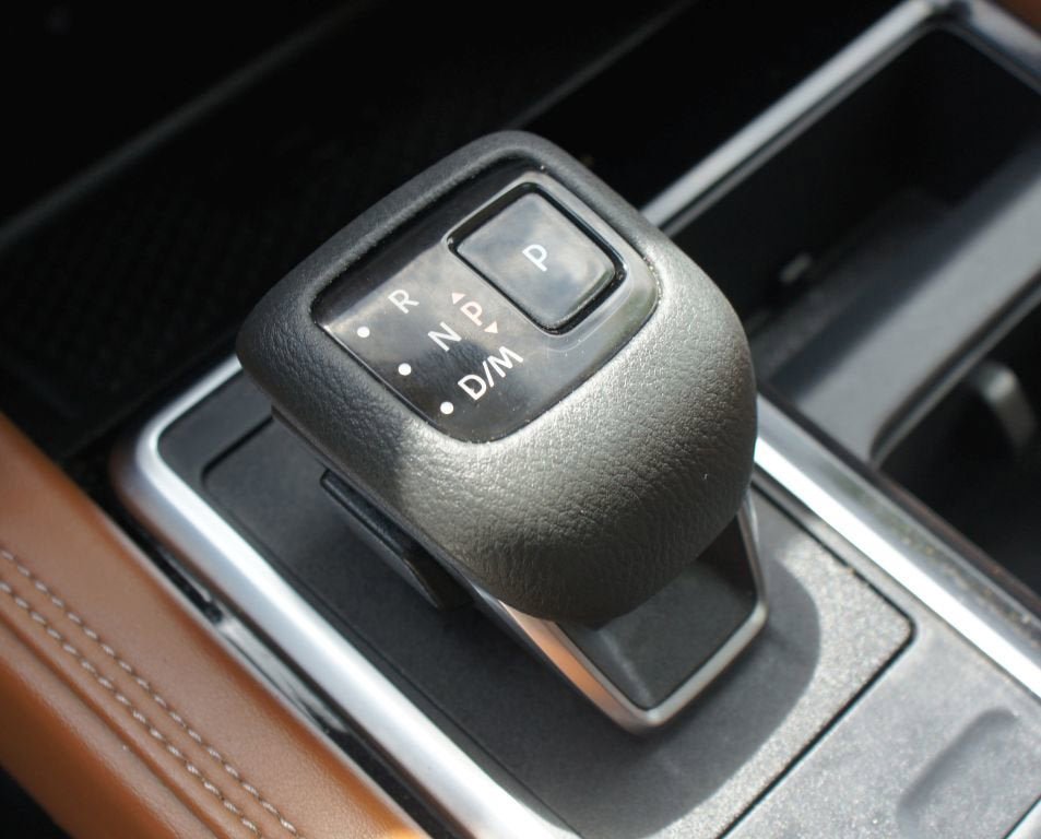 Used 2023 Nissan Pathfinder Platinum w/ Lighting Package (N93) FWD image 13