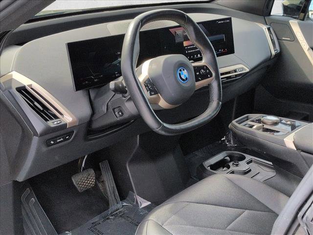 Used 2024 BMW iX xDrive50 w/ Premium Package AWD/4WD image 10