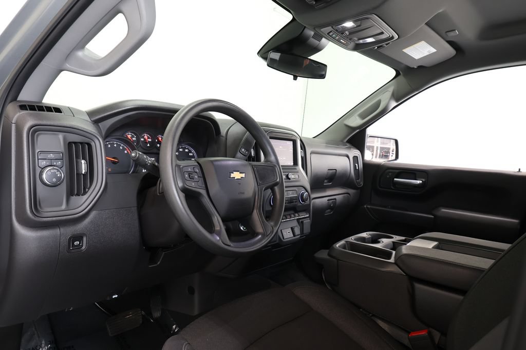 Used 2025 Chevrolet Silverado 1500 Custom RWD image 17