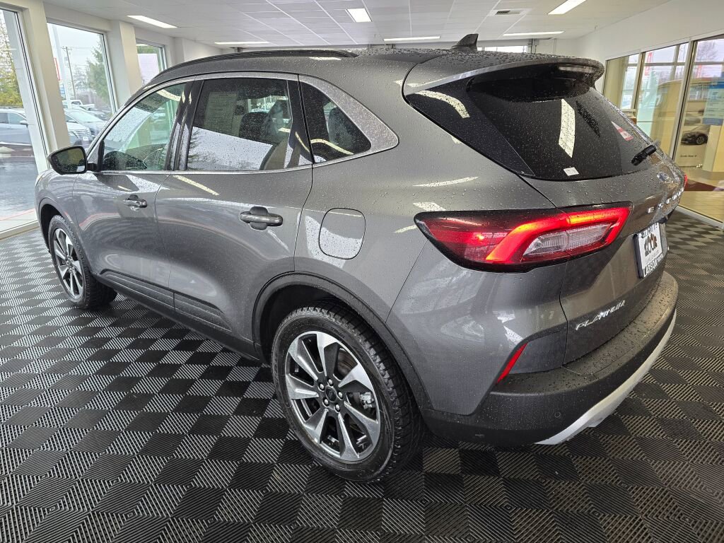 Used 2024 Ford Escape Platinum image 5