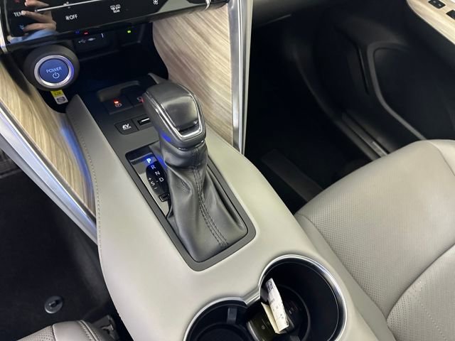 Used 2022 Toyota Venza Limited image 20