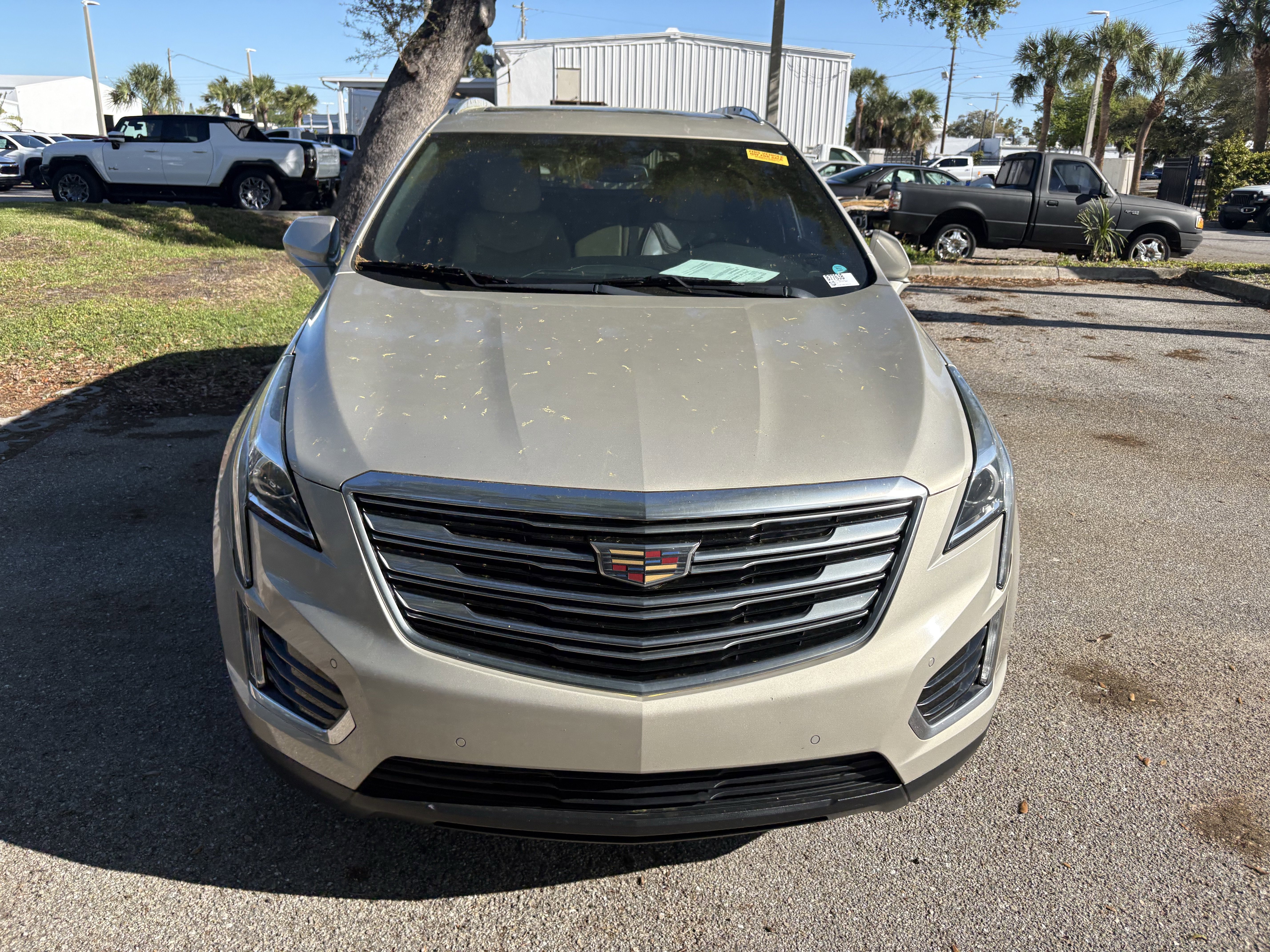 Used 2017 Cadillac XT5 Luxury w/ LPO, Wheel Lock Package image 2