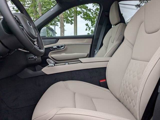 New 2025 Volvo XC90 T8 Plus w/ Protection Package Premier image 25