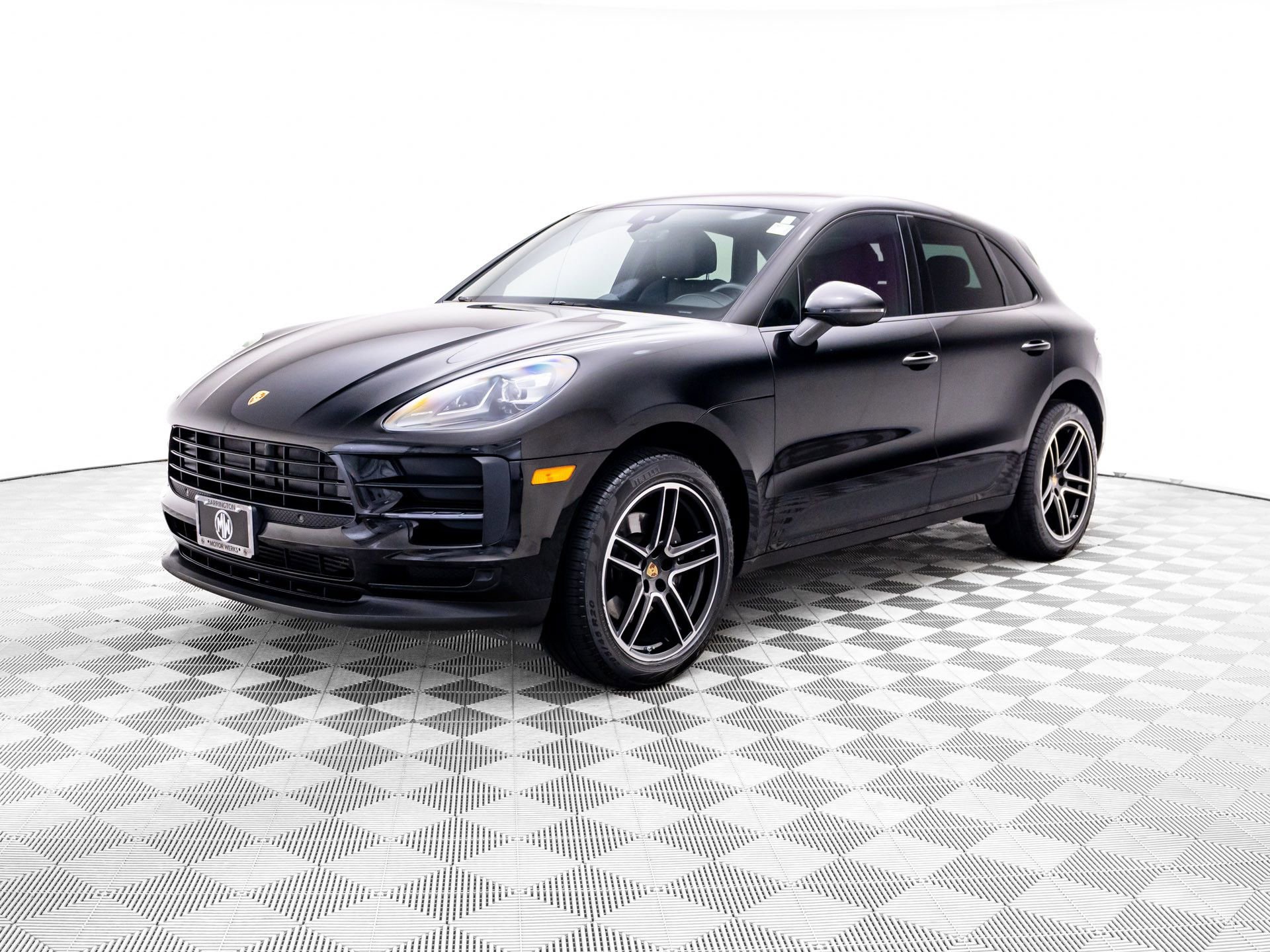 Used 2020 Porsche Macan AWD/4WD image 1