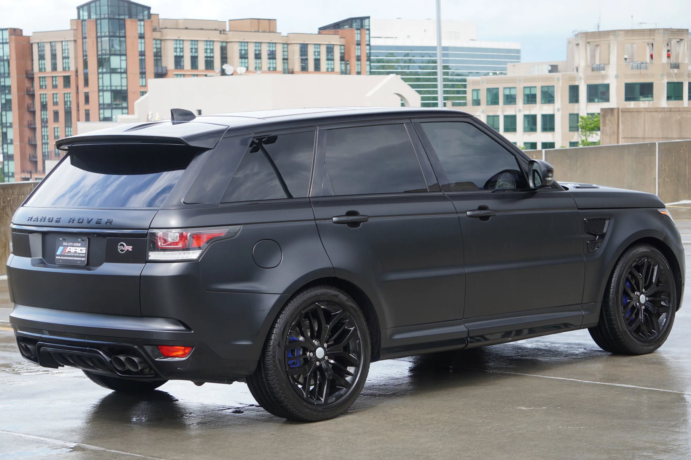 Used 2017 Land Rover Range Rover Sport SVR image 38